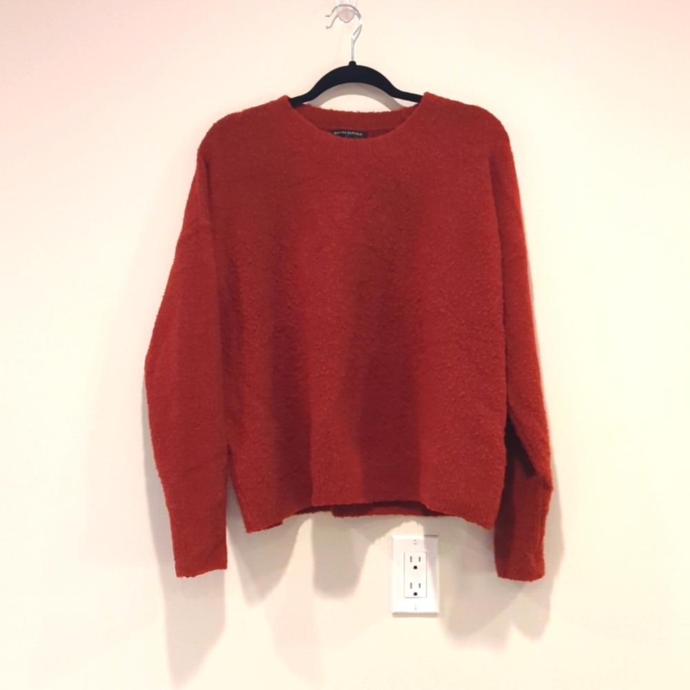 Banana Republic Wool Blend Crew Neck Sweater - Relaxed fit (M)
